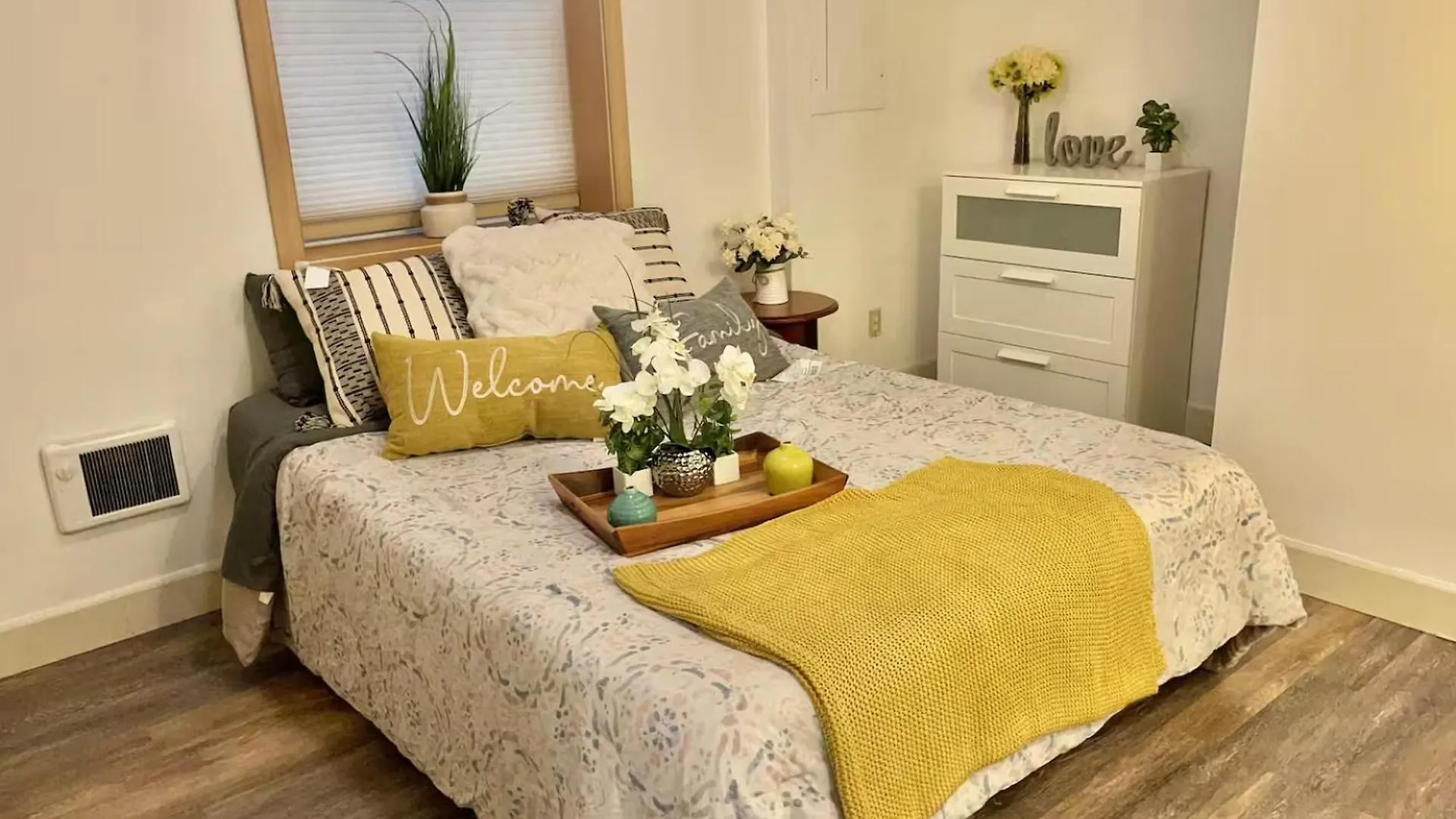 Seattle Escape Queen Anne W Private Deck United States