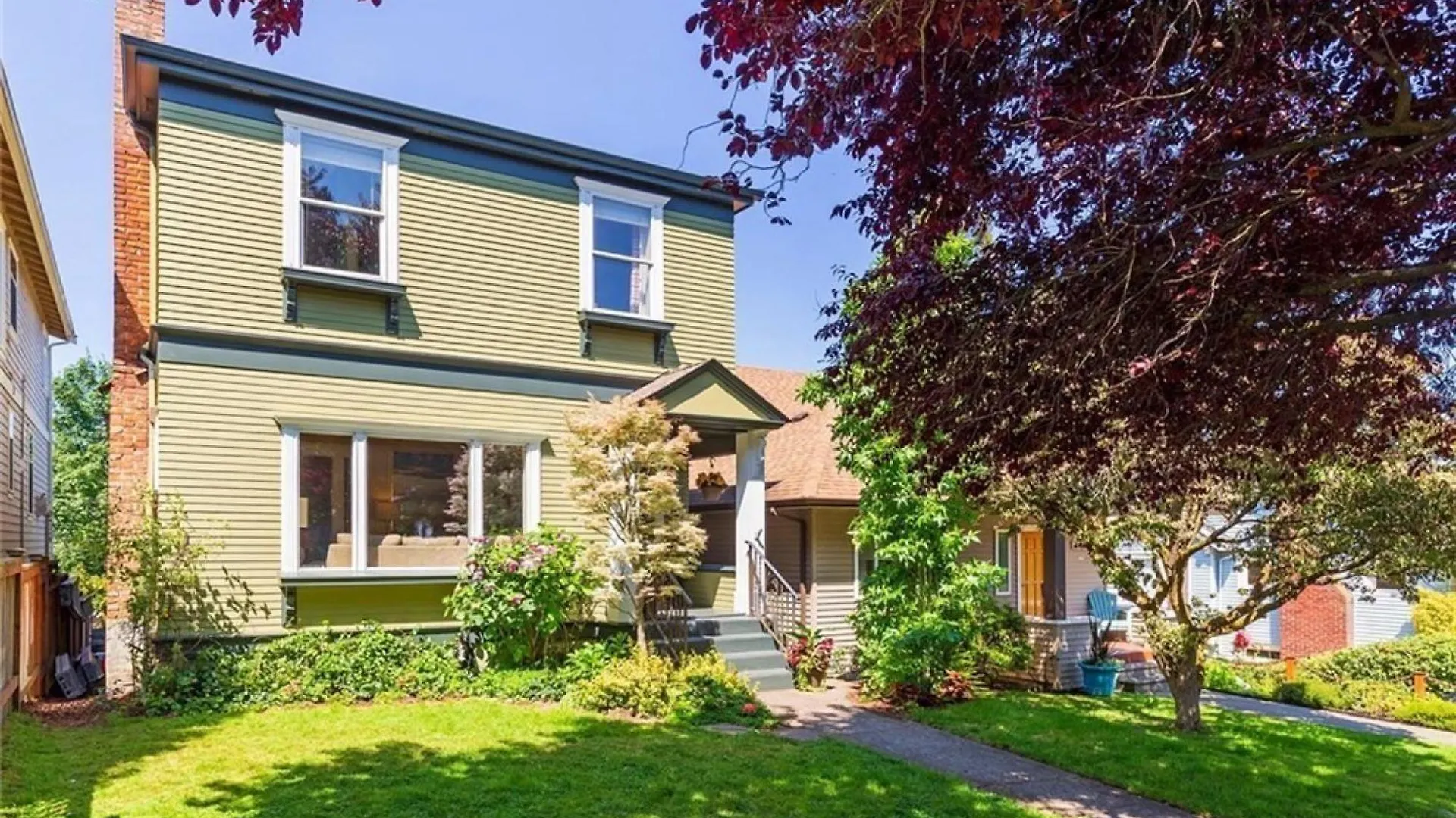 Seattle Escape Queen Anne W Private Deck 5*,  United States