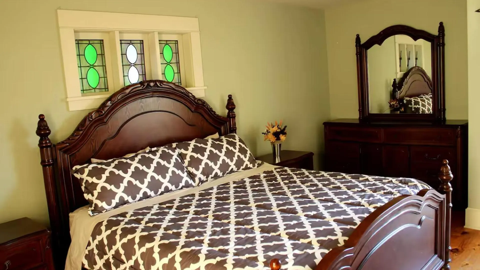Seattle Escape Queen Anne W Private Deck United States